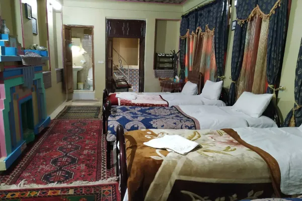اقامتگاه-سنتی-گلشن-شیرازرزرو هتل-های